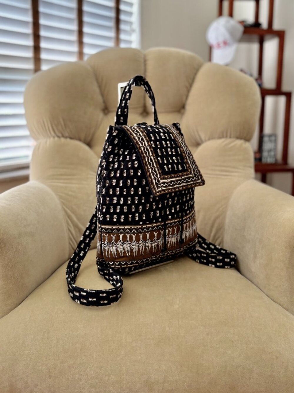 Auth. VERA BRADLEY Iconic ZEBRA Cotton Quilted Small Backpack Purse RETIRED... - Picture 3 of 4